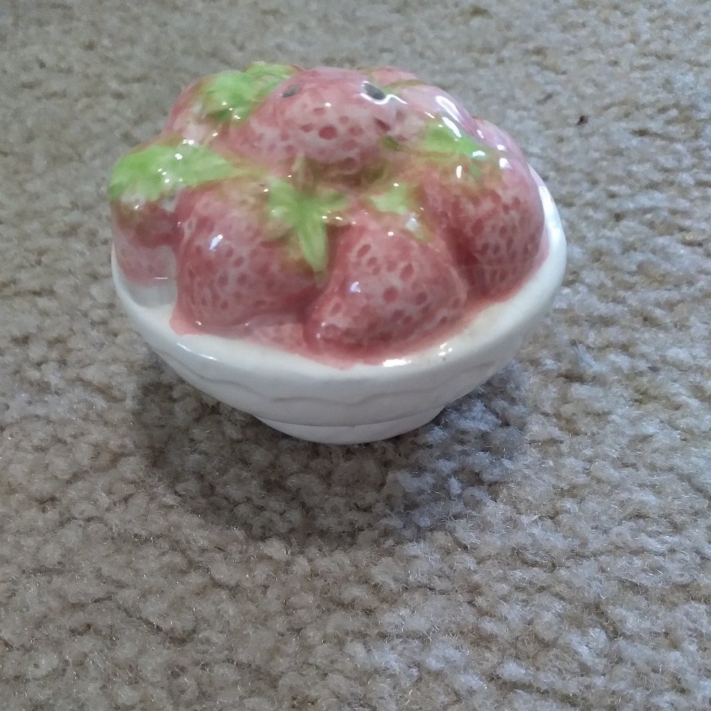 Single Strawberries in basket Salt and Pepper